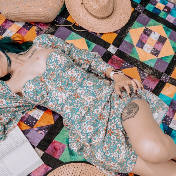 Spring/fall flower dress - Picture 3 of 3